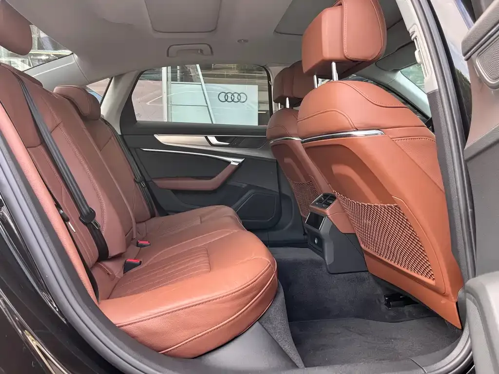 Audi A6L 2022 из CN, фото 10