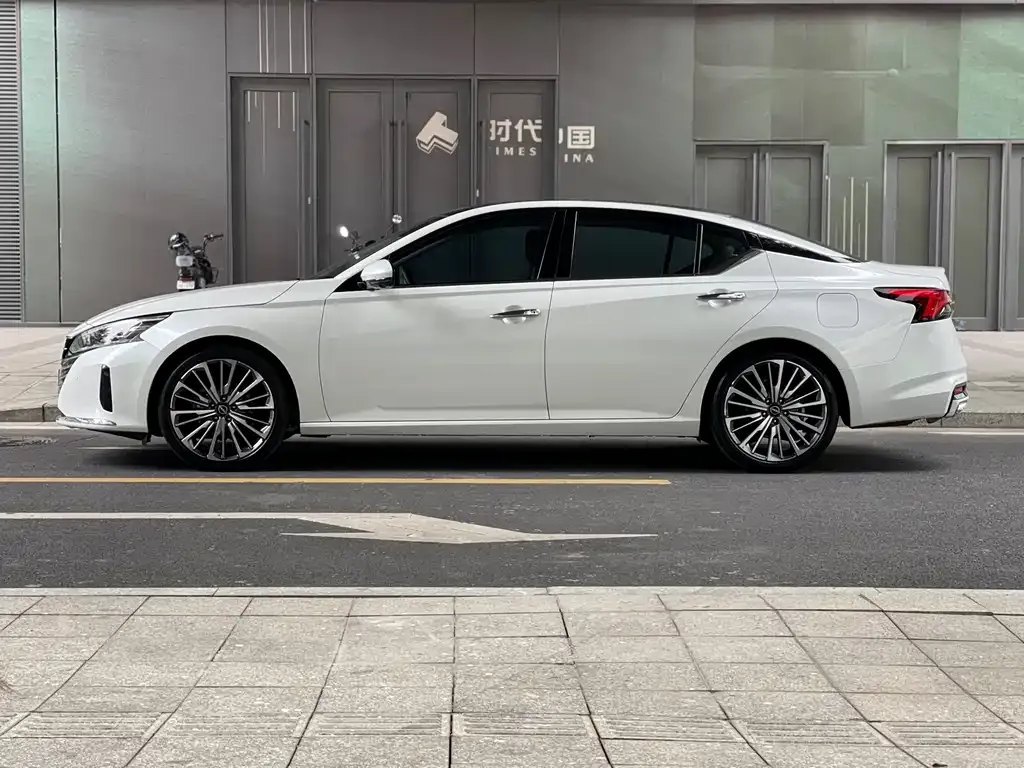 Nissan Teana 2022 из CN, фото 4