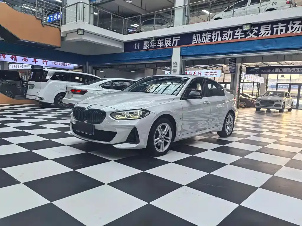 BMW 1 Series 2022 из CN, фото 1
