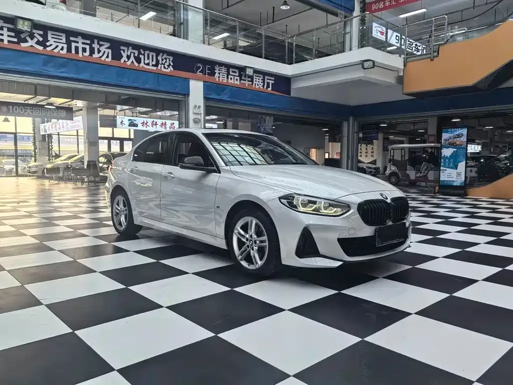 BMW 1 Series 2022 из CN, фото 3