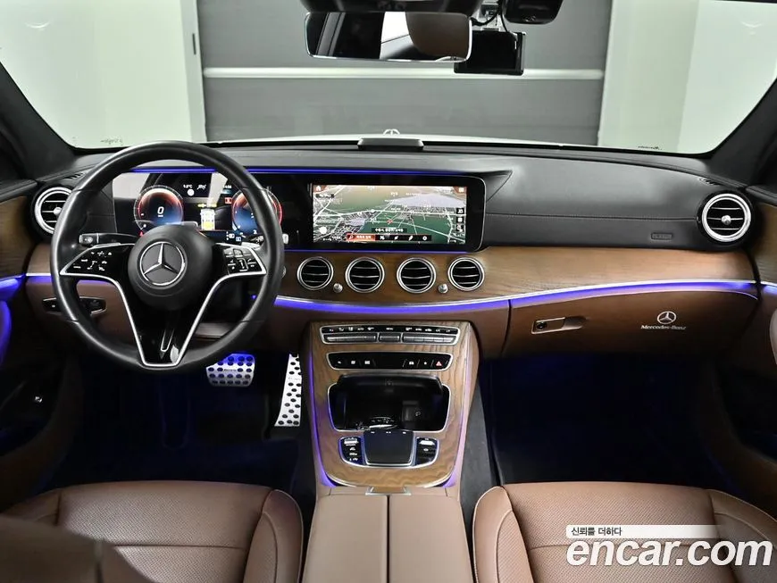 Mercedes-Benz E-Class — фото 7