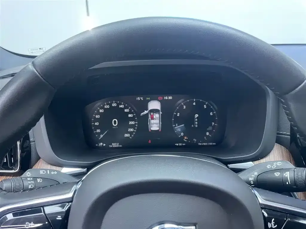 Volvo XC60 2021 из CN, фото 9