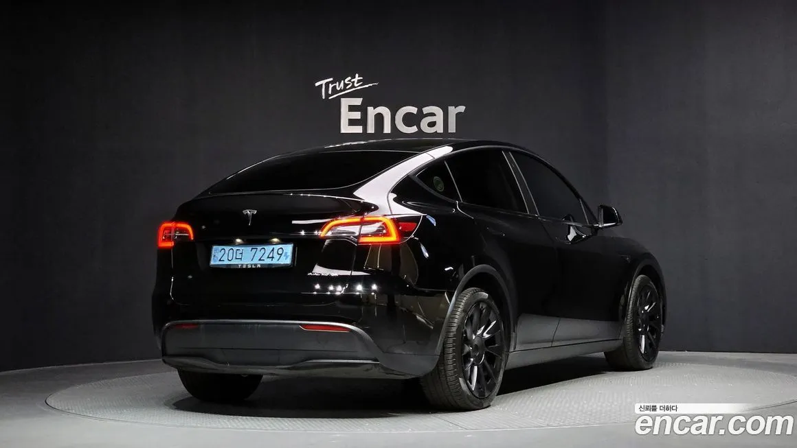 Tesla Model Y 2023 из KR, фото 2