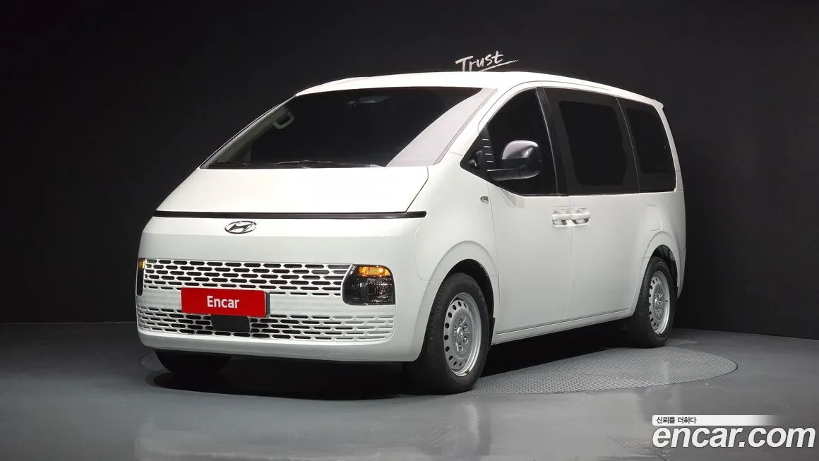 Hyundai Staria — фото 1