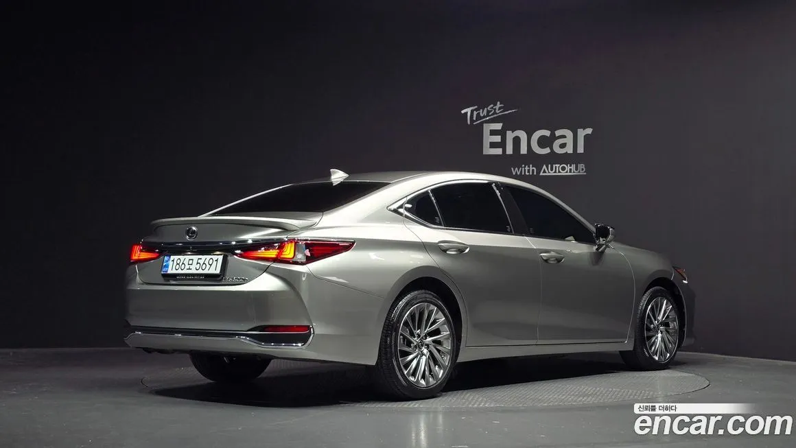Lexus ES 2025 из KR, фото 2