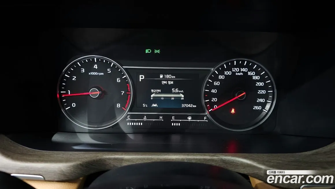 Kia Sorento — фото 8