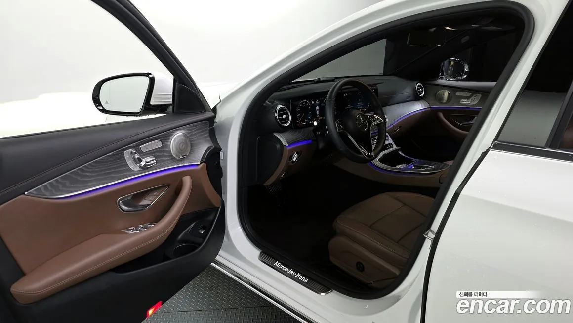 Mercedes-Benz E-Class — фото 10