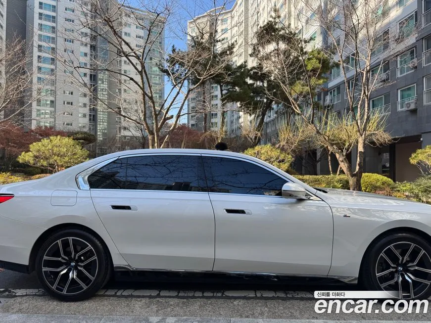 BMW 7-Series 2025 из KR, фото 8