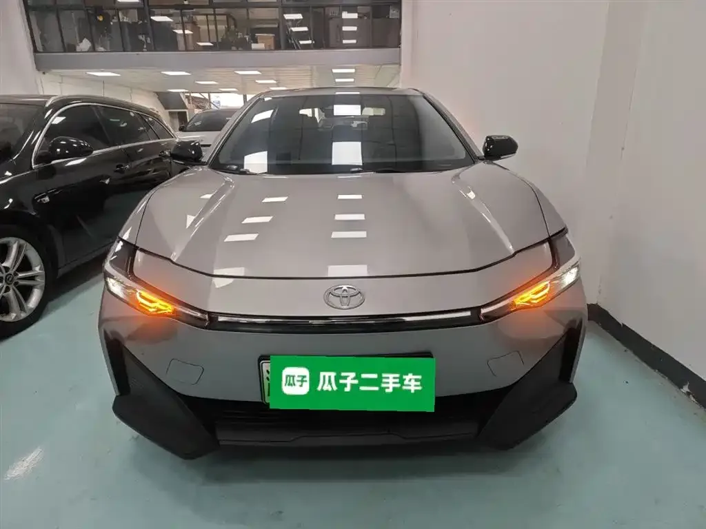 Toyota bZ3 2023 из CN, фото 3