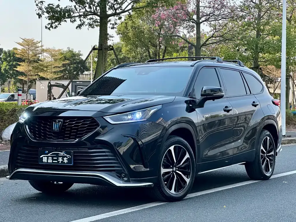 Toyota Crown Kluger 2022 из CN, фото 1