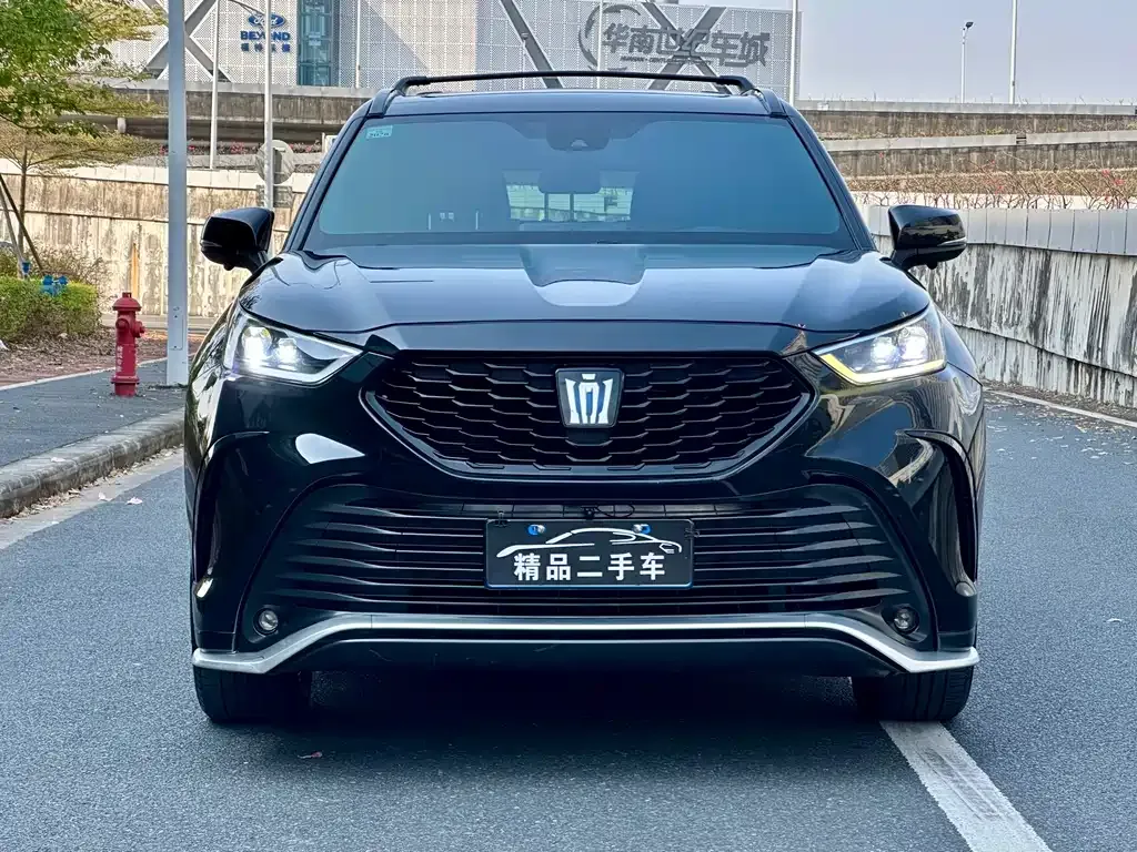 Toyota Crown Kluger 2022 из CN, фото 2