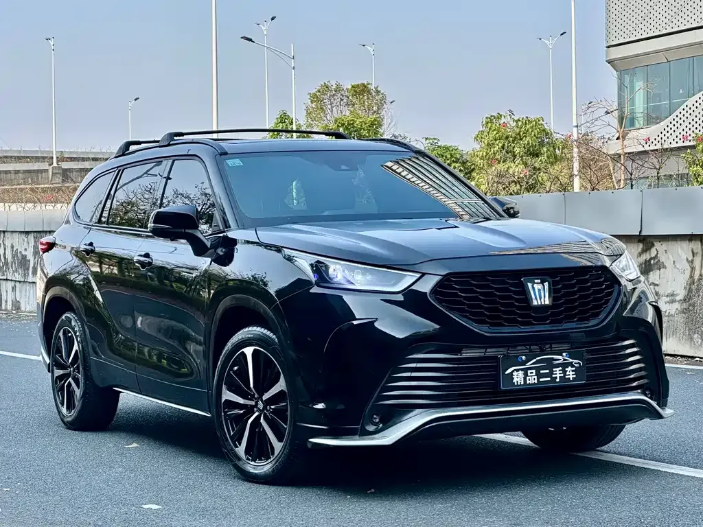 Toyota Crown Kluger 2022 из CN, фото 3
