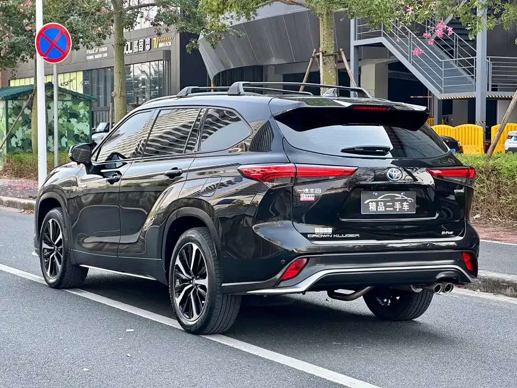Toyota Crown Kluger 2022 из CN, фото 5