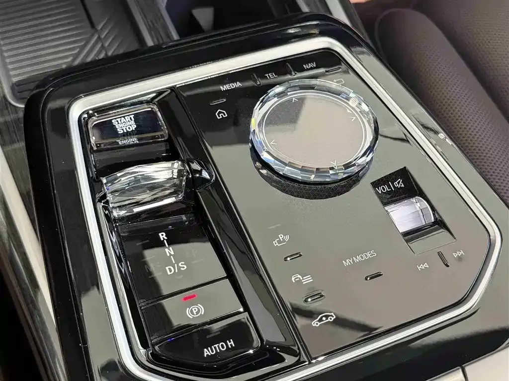 BMW 7 Series 2024 из CN, фото 6