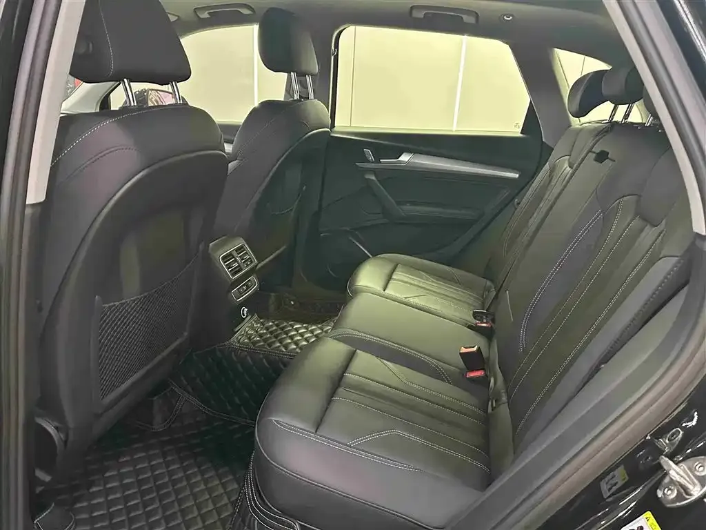 Audi Q5L 2023 из CN, фото 9