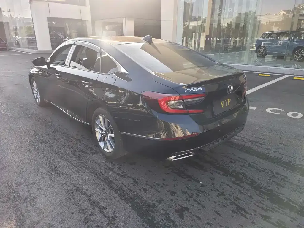 Honda Accord — фото 5