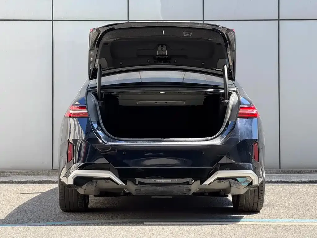 BMW i5 2024 из CN, фото 6