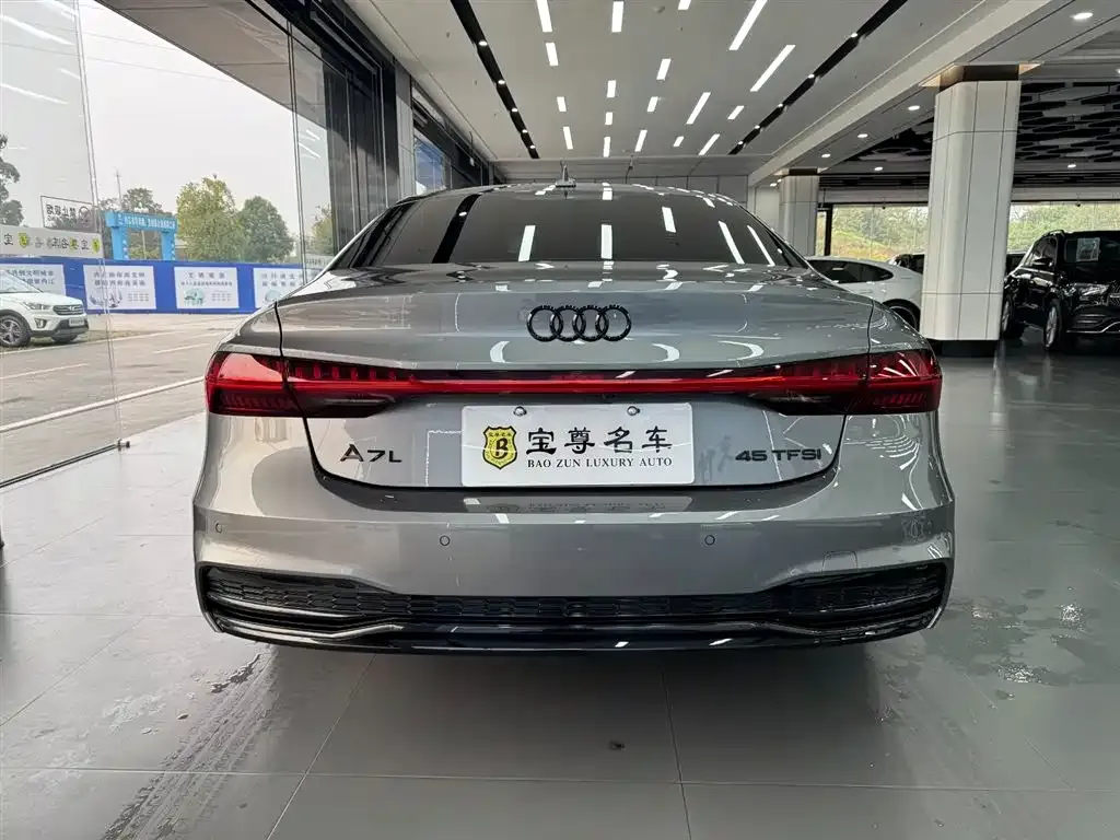 Audi A7L — фото 10
