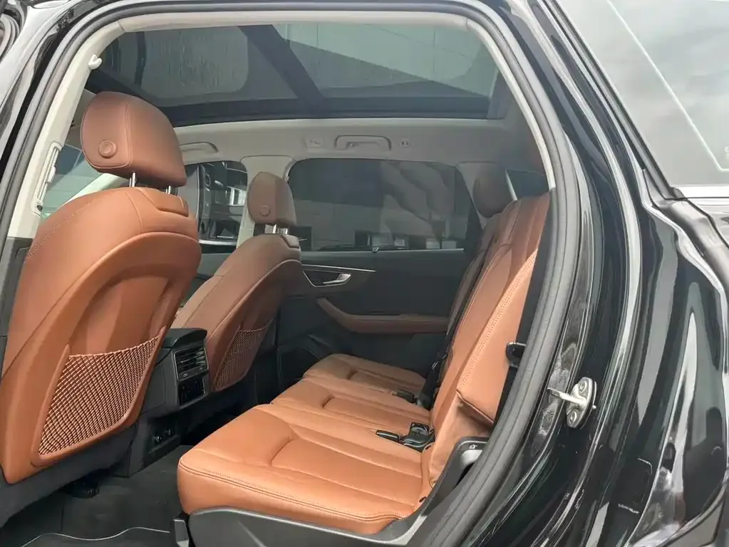 Audi Q7 2025 из CN, фото 10