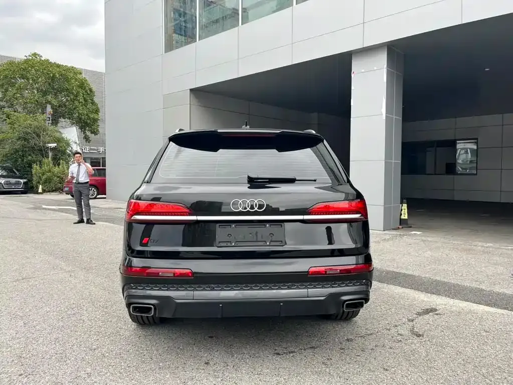 Audi Q7 2025 из CN, фото 6