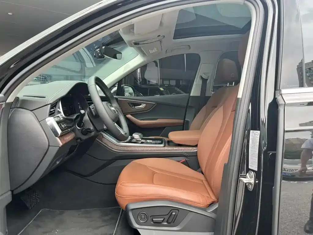 Audi Q7 2025 из CN, фото 8