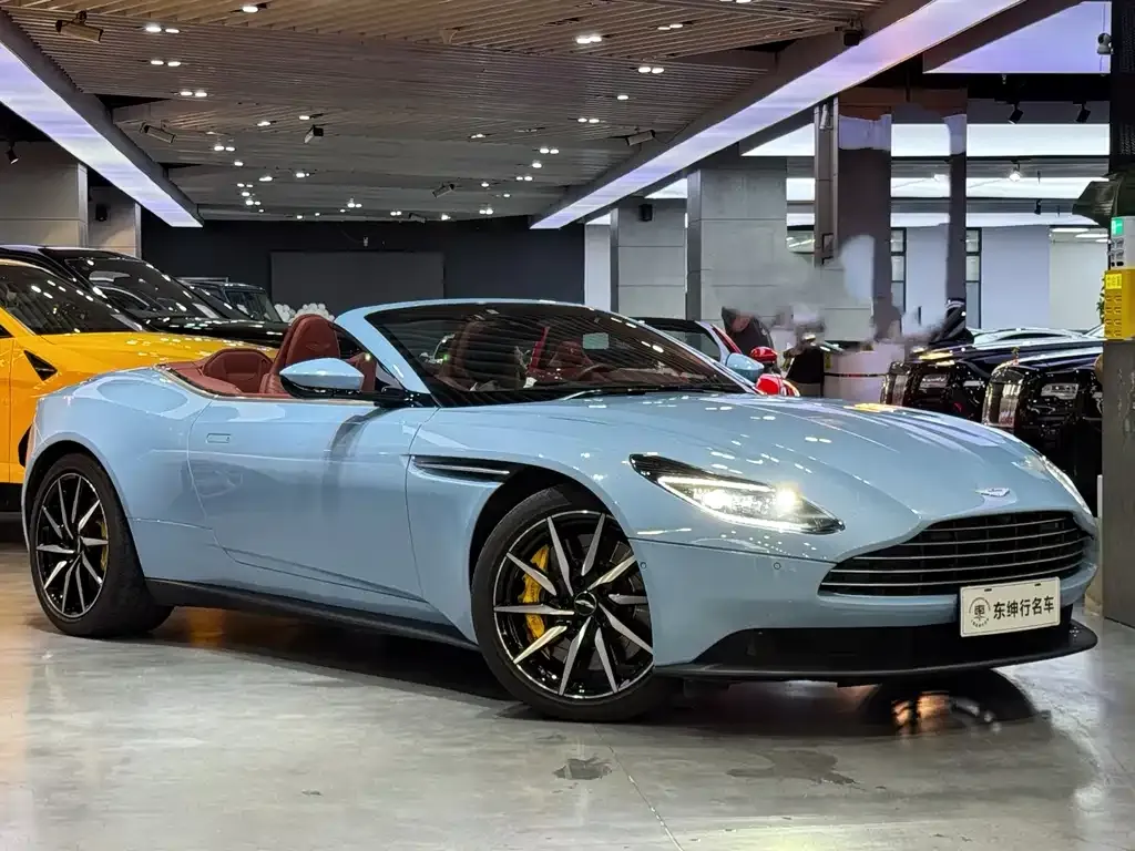 Aston Martin DB11 — фото 3