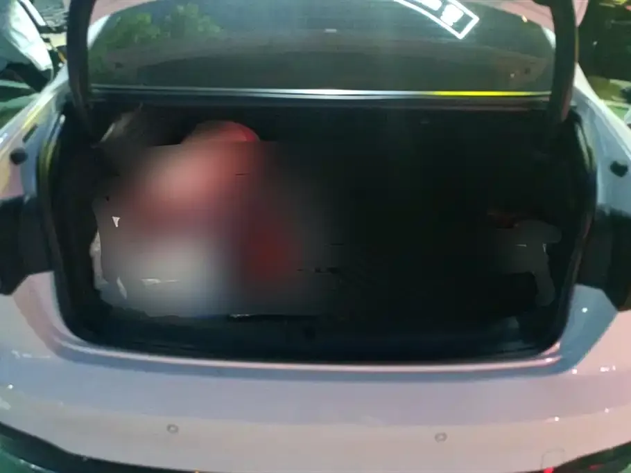 Audi A4L 2024 из CN, фото 4