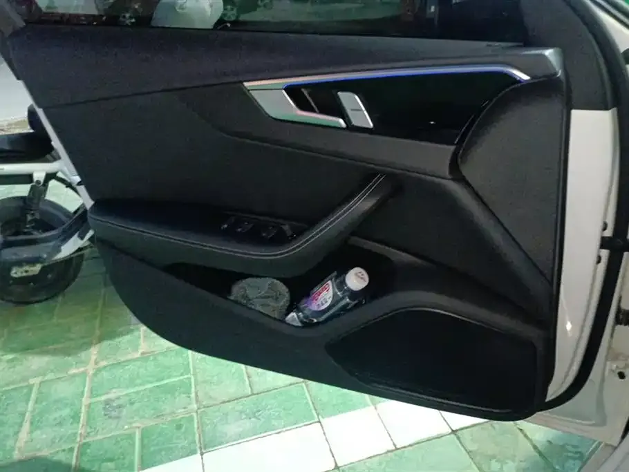 Audi A4L 2024 из CN, фото 7