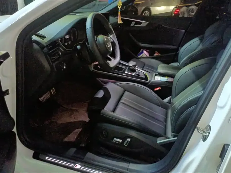 Audi A4L 2024 из CN, фото 9