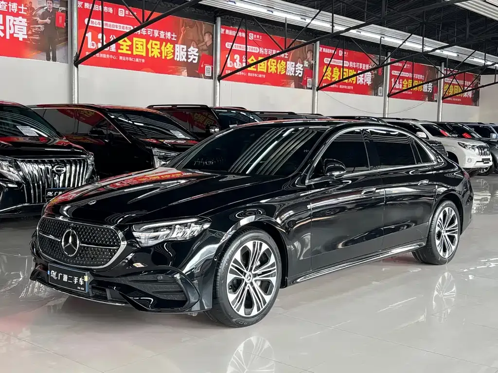 Mercedes-Benz E-Class — фото 1