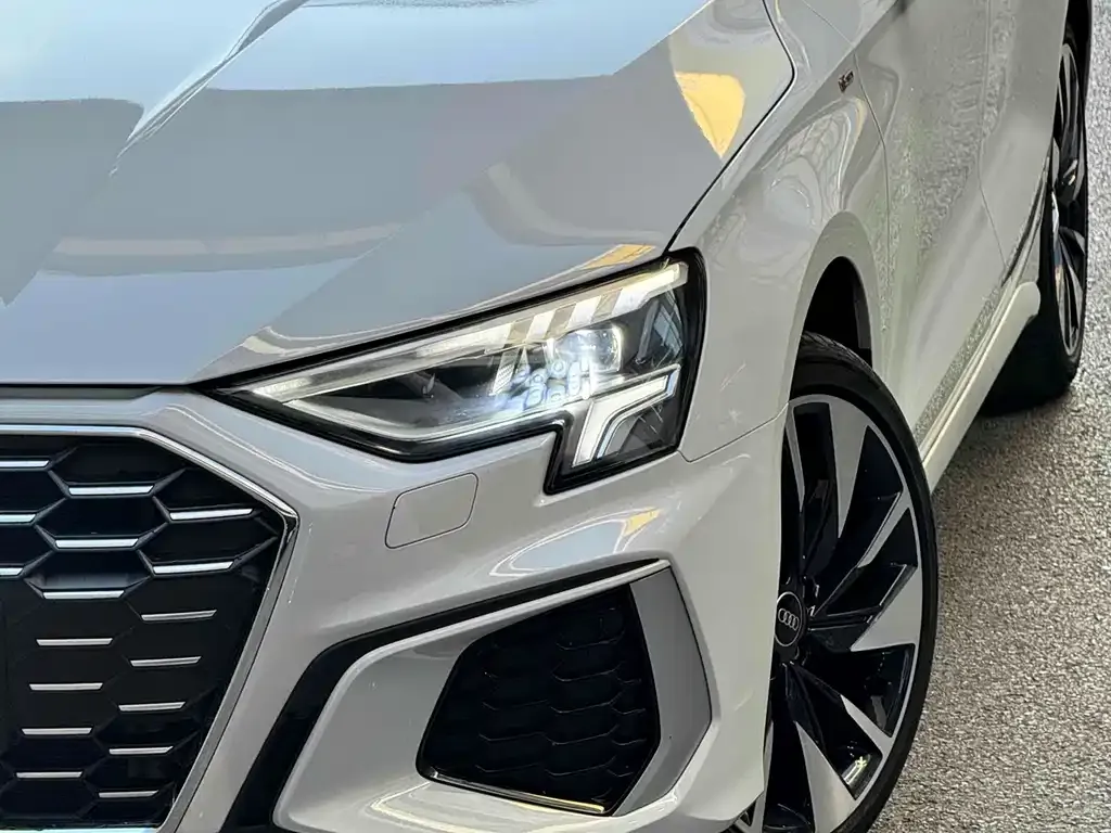 Audi A3 2023 из CN, фото 2