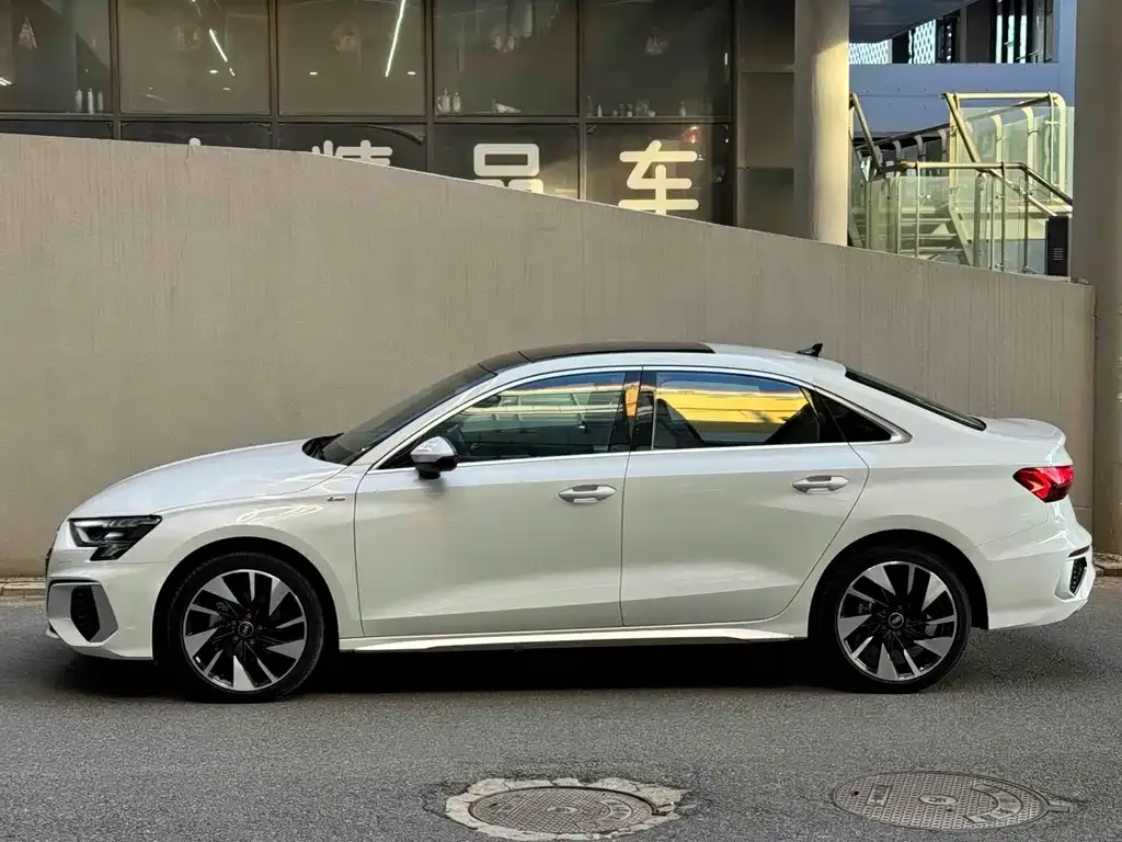 Audi A3 2023 из CN, фото 4