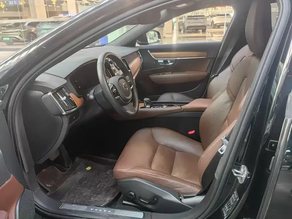 Volvo S90 2022 из CN, фото 5