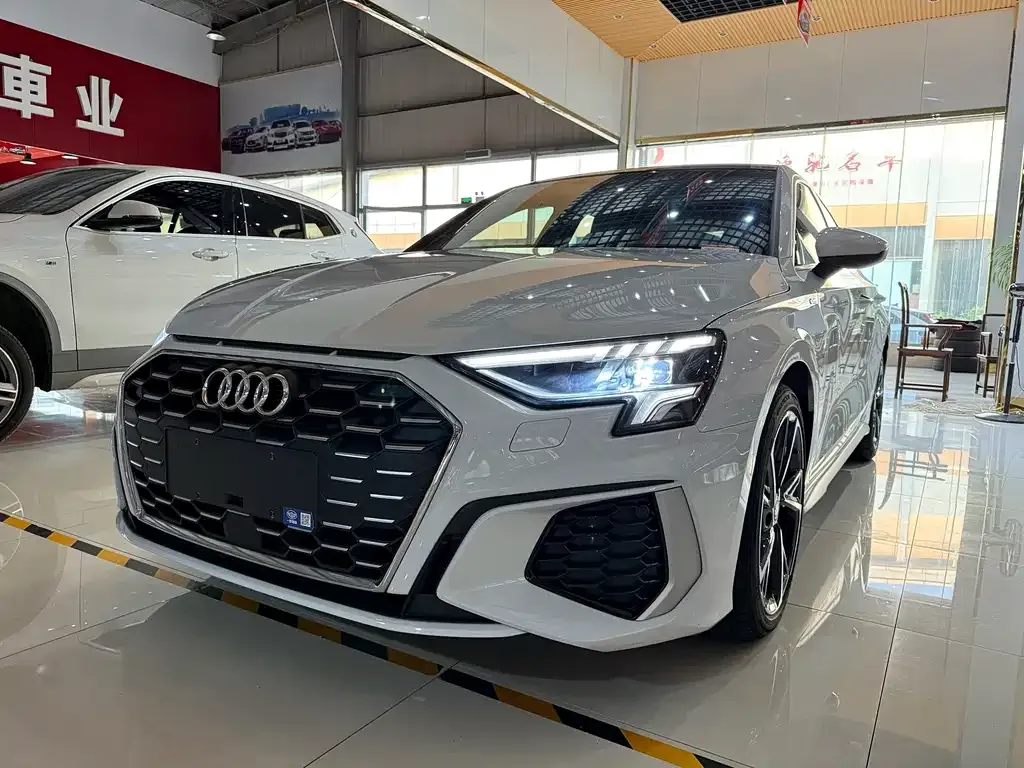 Audi A3 2023 из CN, фото 4