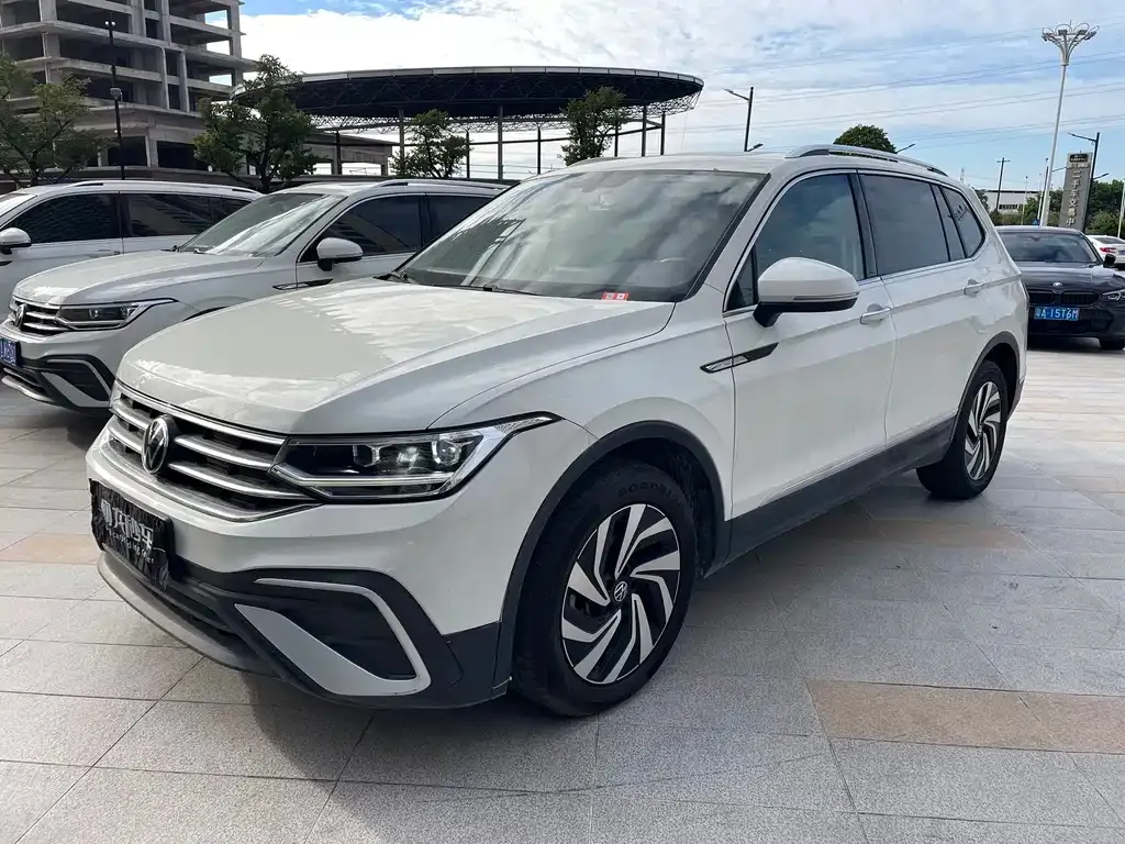 Volkswagen Tiguan L 2023 из CN, фото 1