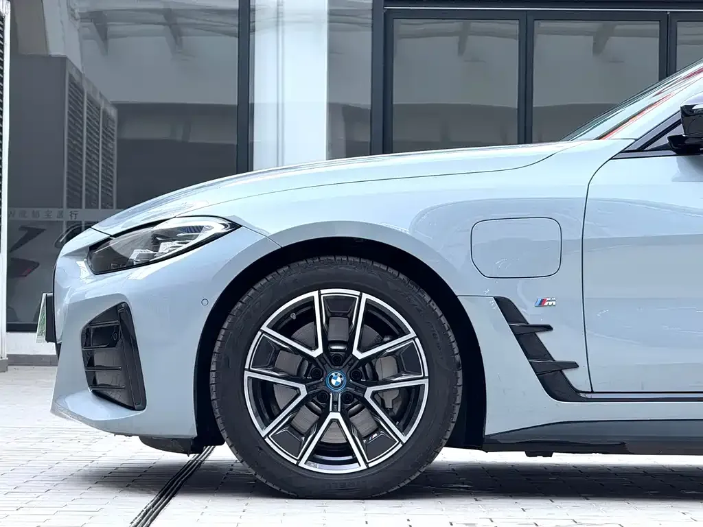 BMW i4 2023 из CN, фото 3