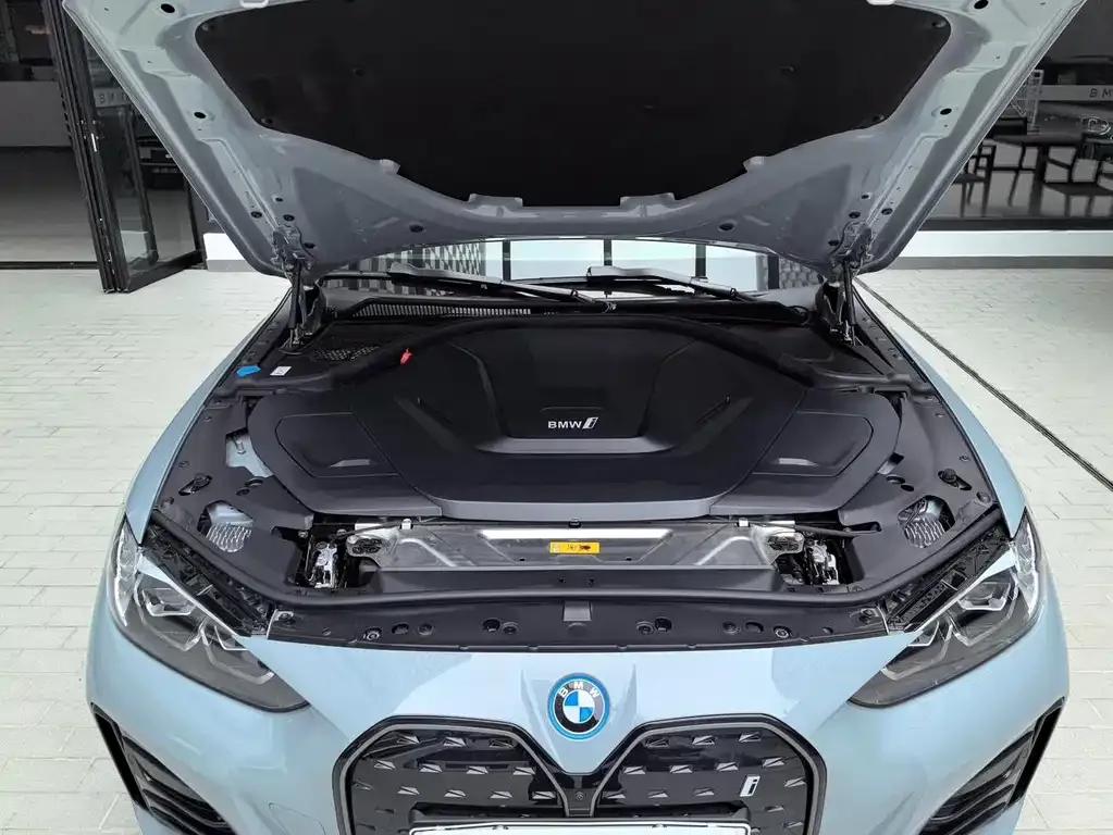 BMW i4 2023 из CN, фото 9