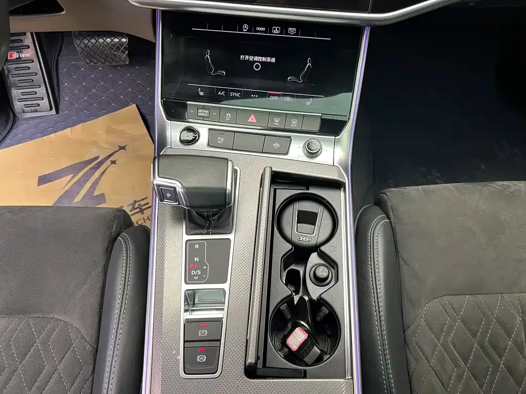 Audi A6L 2021 из CN, фото 5