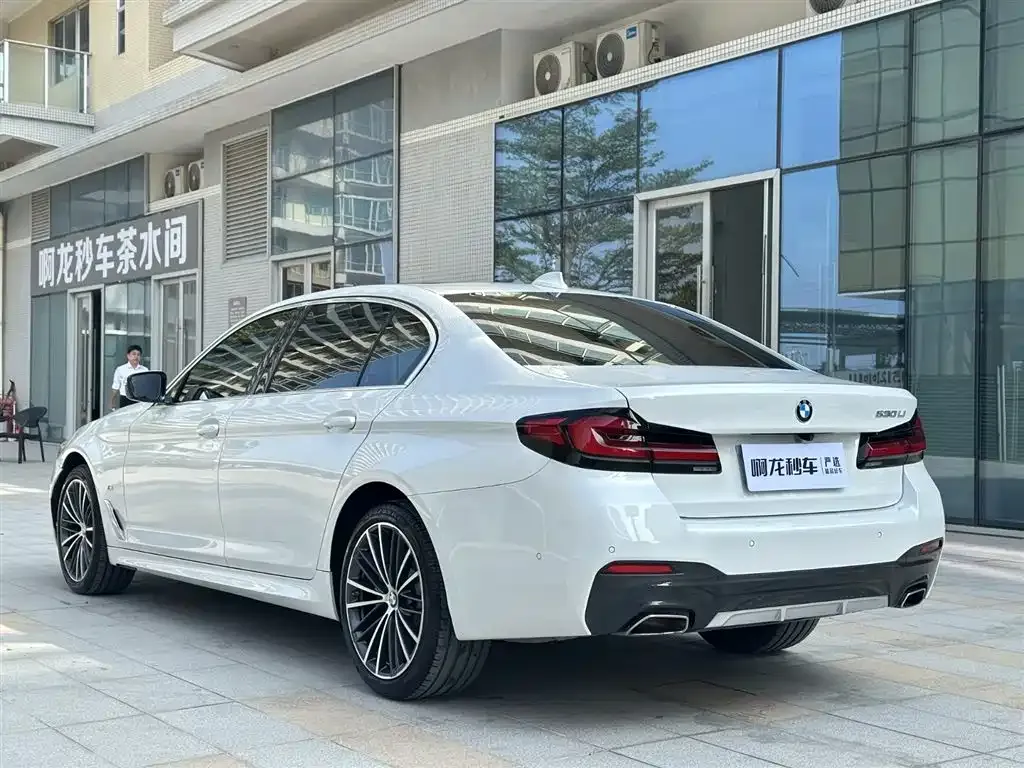 BMW 5 Series — фото 6