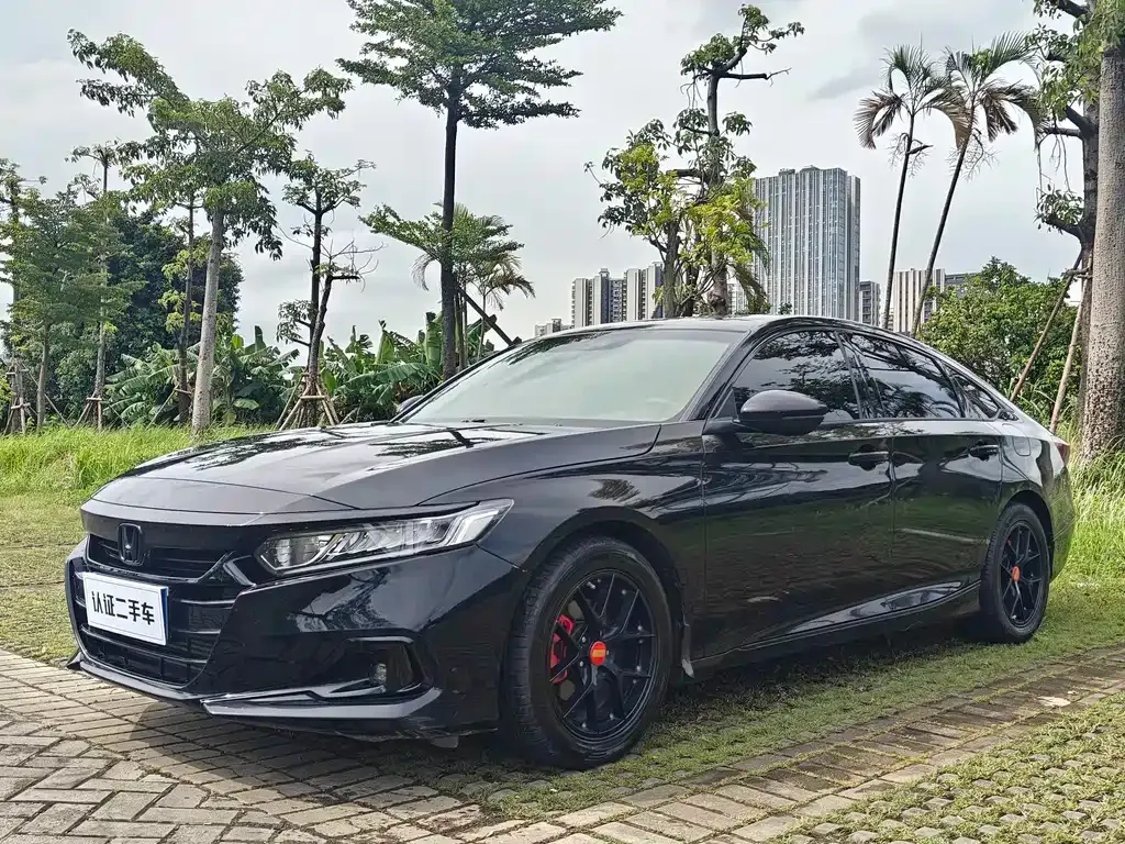 Honda Accord — фото 1