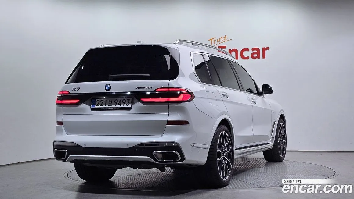 BMW X7 — фото 2