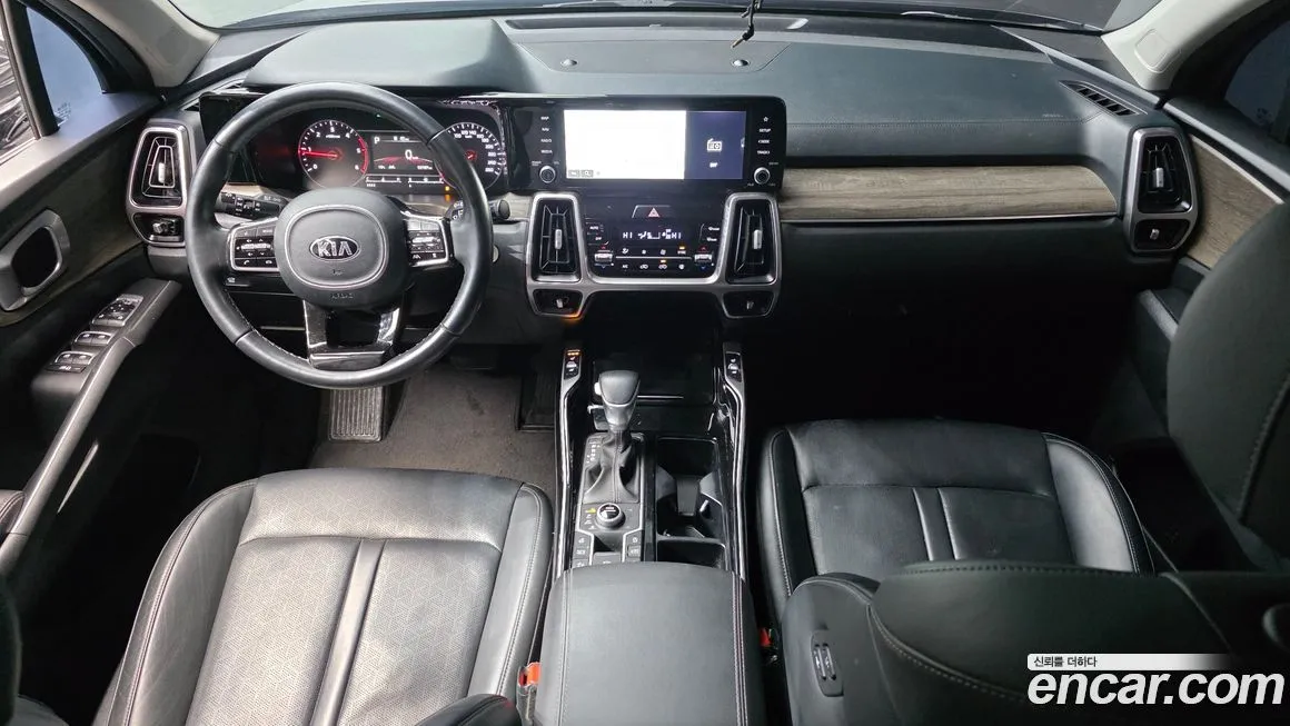 Kia Sorento — фото 7