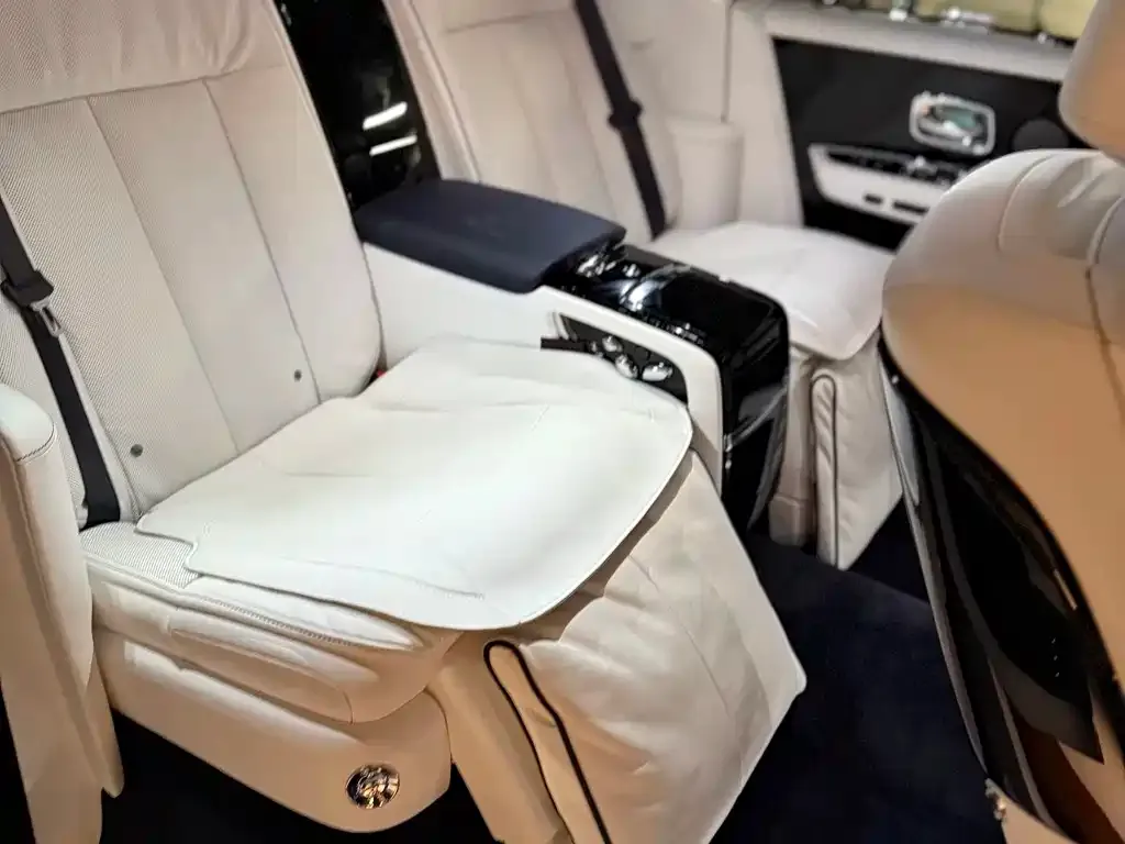 Rolls-Royce Phantom 2022 из CN, фото 3