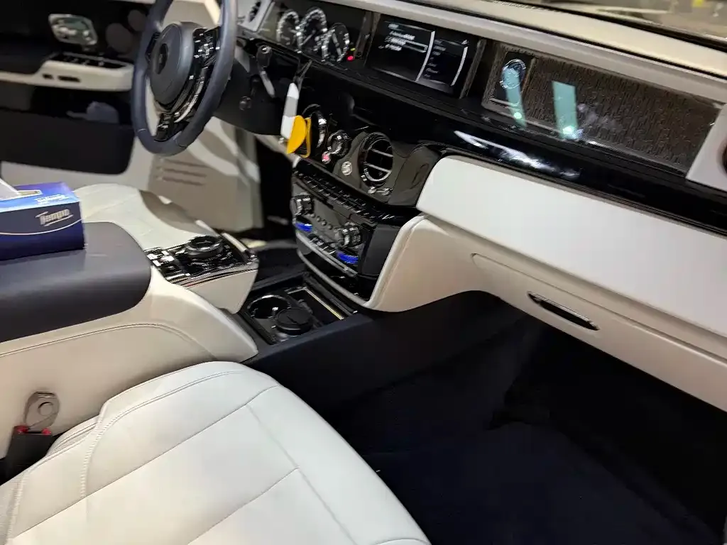 Rolls-Royce Phantom 2022 из CN, фото 4