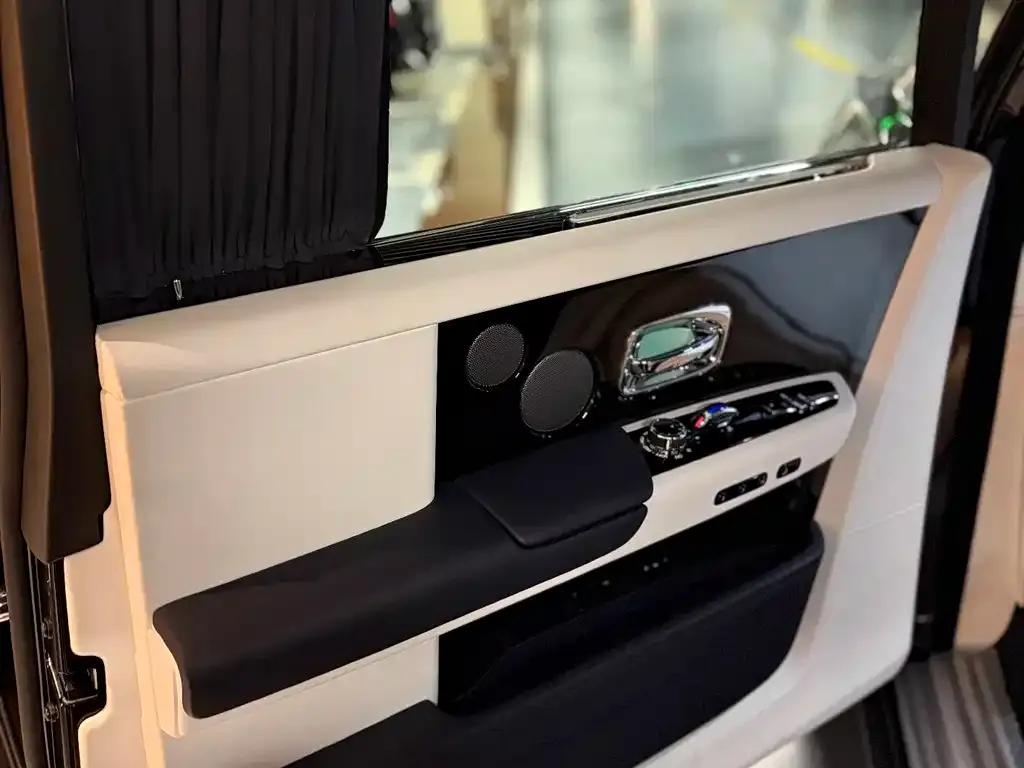 Rolls-Royce Phantom 2022 из CN, фото 9