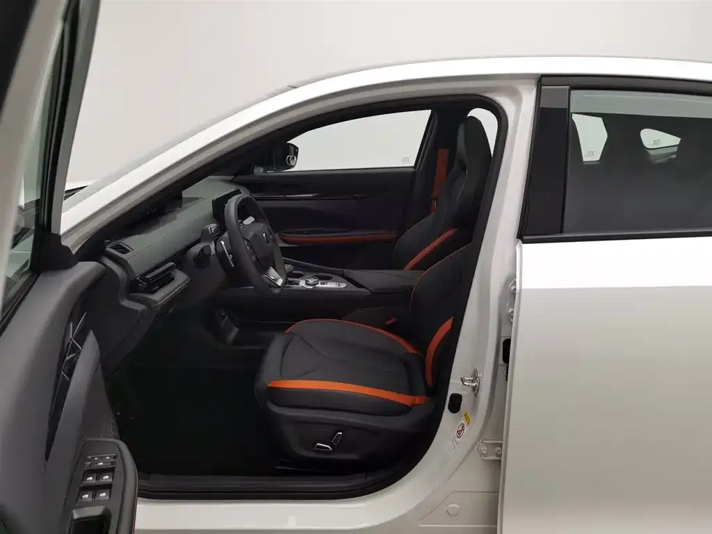 Changan UNI-V 2024 из CN, фото 10