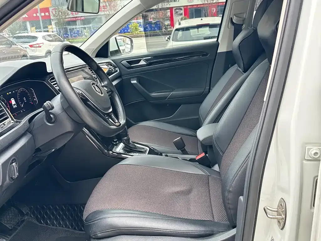 Volkswagen T-Roc 2022 из CN, фото 8