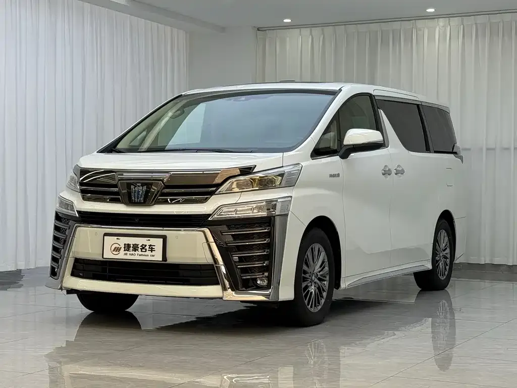 Toyota Vellfire — фото 1