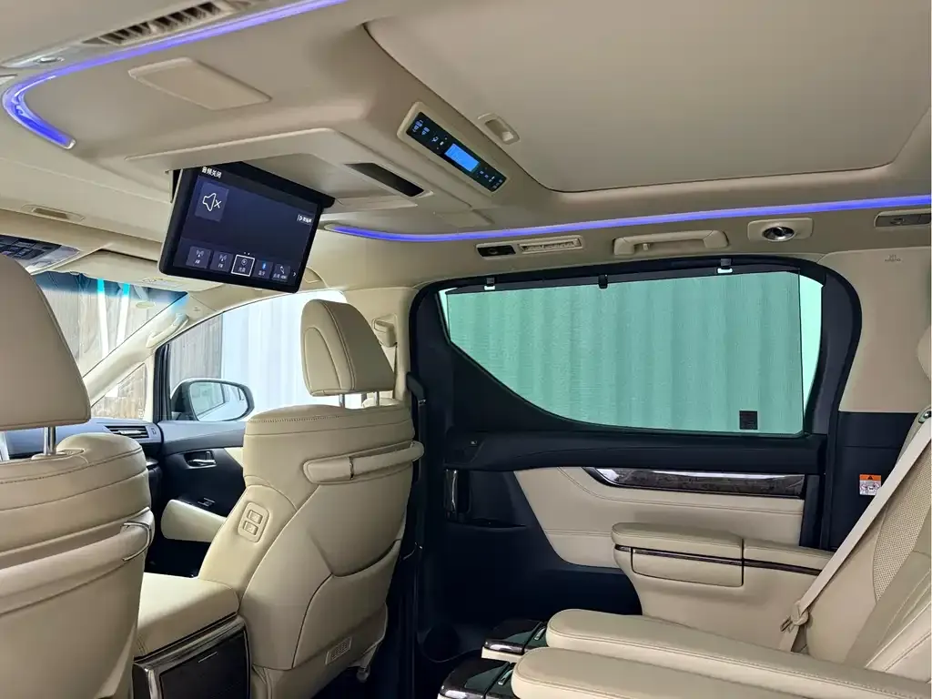 Toyota Vellfire — фото 7