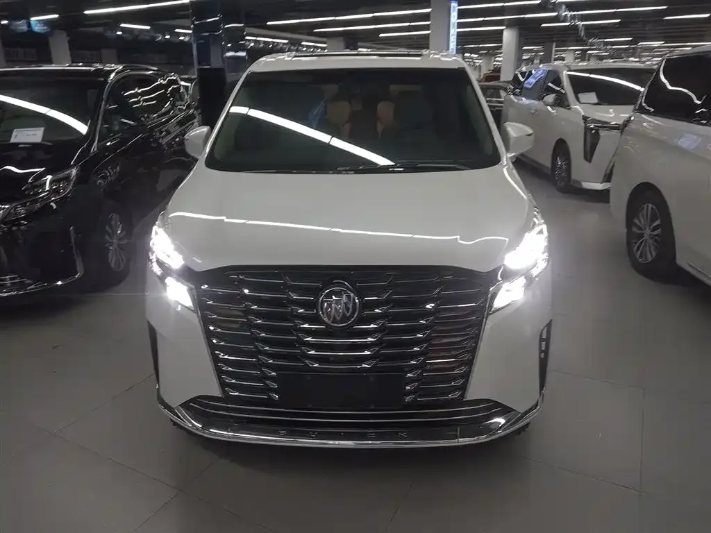 Buick GL8 2023 из CN, фото 3